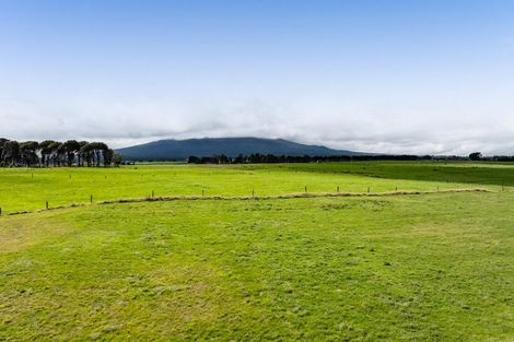 Photo of property in 2288 Eltham Road, Awatuna, Hawera, 4679