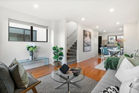 Photo of property in 1 Red Arches Road, Henderson, Auckland, 0610