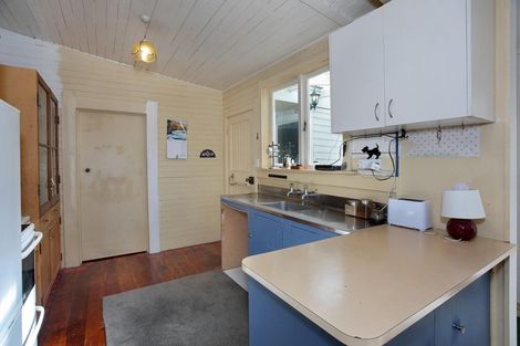 Photo of property in 6 George Street, Ohingaiti, Hunterville, 4785