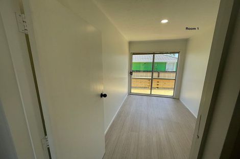 Photo of property in 104 Edmonton Road, Henderson, Auckland, 0612