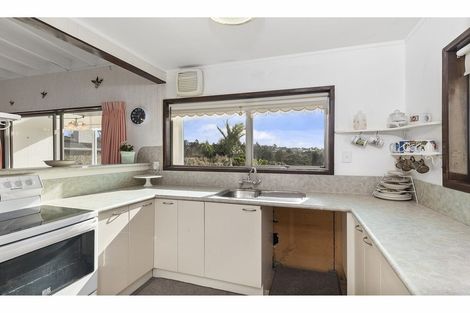 Photo of property in 2/58 Pupuke Road, Hillcrest, Auckland, 0627