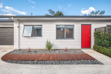 Photo of property in 33a Gill Avenue, Te Atatu Peninsula, Auckland, 0610