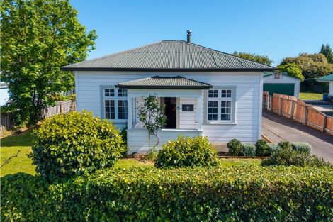 Photo of property in 41 Burns Street, Dannevirke, 4930