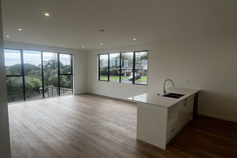 Photo of property in 2/388 Glenfield Road, Glenfield, Auckland, 0629