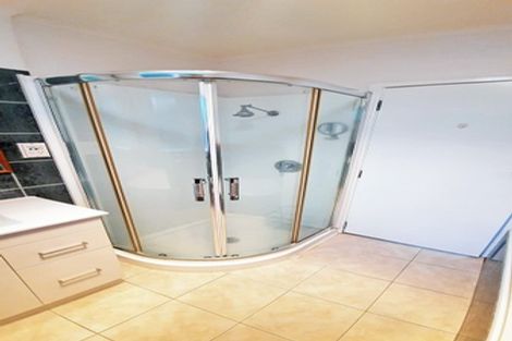 Photo of property in 1/223 Eskdale Road, Birkenhead, Auckland, 0626