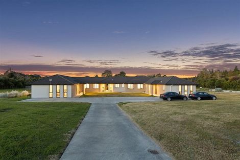 Photo of property in 1 Three Oaks Drive, Dairy Flat, Albany, 0794