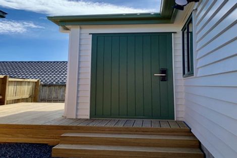 Photo of property in 11 San Ambrosio Rise, Henderson, Auckland, 0612