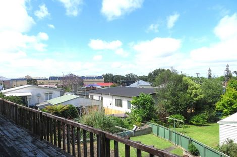 Photo of property in 1101 Queen Street, Thames, 3500