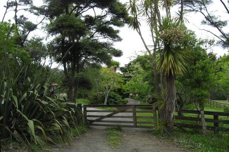 Photo of property in 66 Matatea Road, Waimauku, 0881