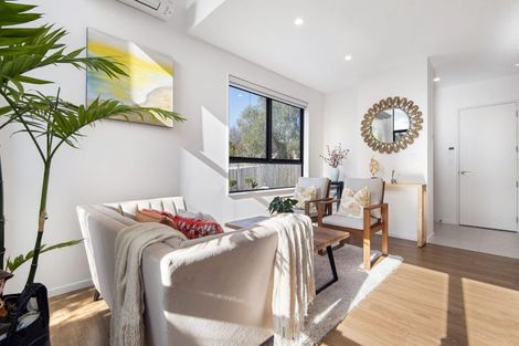 Photo of property in 61b Knights Road, Rothesay Bay, Auckland, 0630