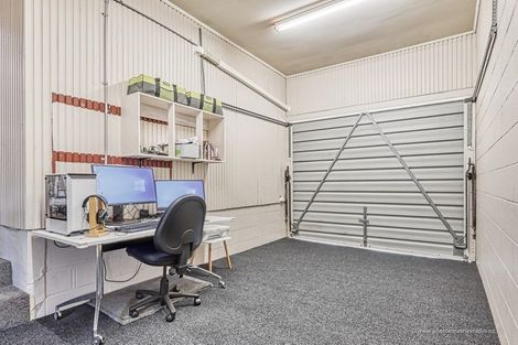 Photo of property in 2/33 Lowtherhurst Road, Massey, Auckland, 0614