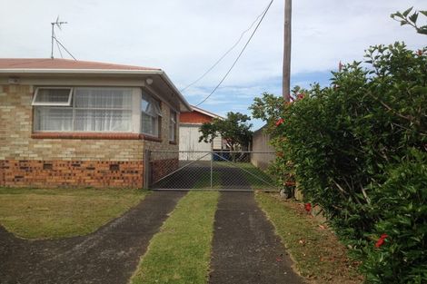 Photo of property in 26 Rimu Street, New Lynn, Auckland, 0600