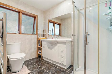 Photo of property in 89 Stottholm Road, Titirangi, Auckland, 0604