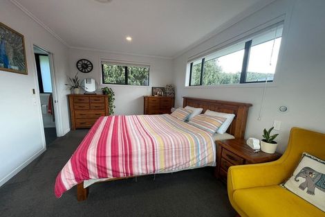 Photo of property in 8 Bellamont Street, Kumeu, 0810