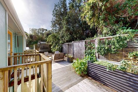 Photo of property in 103 Houghton Bay Road, Houghton Bay, Wellington, 6023