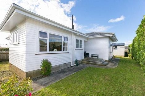 Photo of property in 29 Horokiwi Road West, Newlands, Wellington, 6037