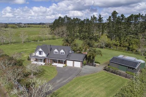 Photo of property in 30 Riverland Road, Kumeu, 0892