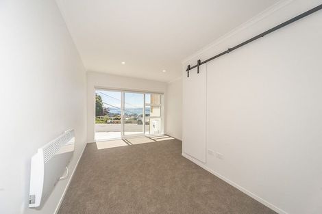 Photo of property in 58 Mortimer Terrace, Brooklyn, Wellington, 6021