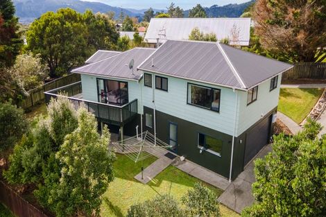 Photo of property in 195 Holborn Drive, Stokes Valley, Lower Hutt, 5019