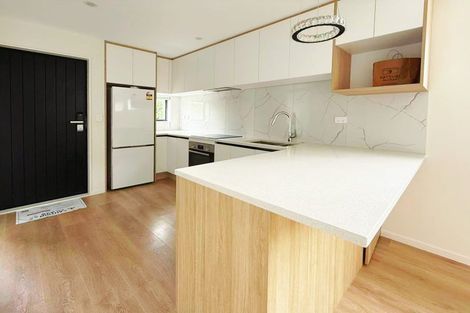 Photo of property in 18a Arrow Road, Forrest Hill, Auckland, 0620