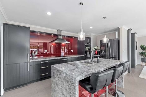 Photo of property in 8 Millbrook Drive, Waiuku, 2683