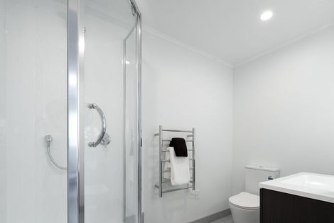 Photo of property in 112b Roberts Road, Te Atatu South, Auckland, 0610