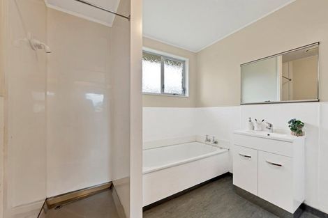 Photo of property in 1/6 Arran Crescent, Woolston, Christchurch, 8062