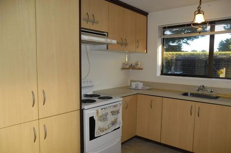 Photo of property in 2/21 Briarmont Street, Avondale, Christchurch, 8061