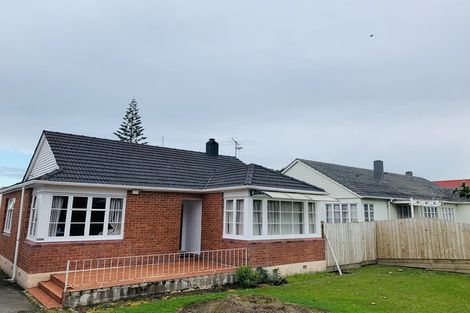 Photo of property in 3154 Great North Road, New Lynn, Auckland, 0600