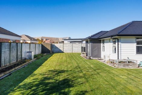 Photo of property in 34 Dogwood Way, Milson, Palmerston North, 4414