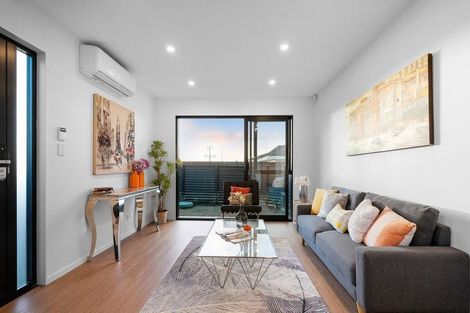 Photo of property in 37b Flanshaw Road, Te Atatu South, Auckland, 0610