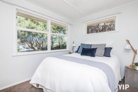 Photo of property in 18 Jane Grove, Paparangi, Wellington, 6037