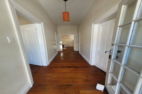 Photo of property in 9 Rixon Grove, Mount Victoria, Wellington, 6011