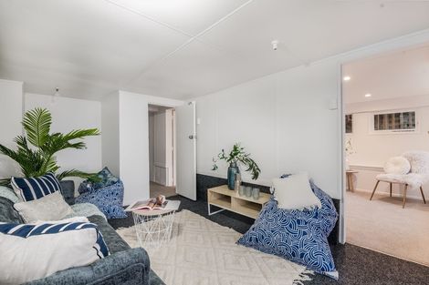 Photo of property in 119 Ruskin Road, Newlands, Wellington, 6037