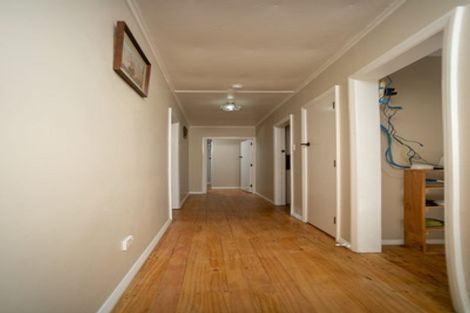 Photo of property in 16 Manchester Street, Patea, 4520