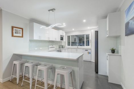 Photo of property in 42 Eatwell Avenue, Paraparaumu Beach, Paraparaumu, 5032