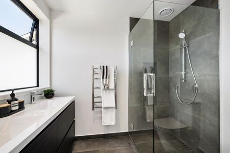 Photo of property in 96 Apu Crescent, Lyall Bay, Wellington, 6022