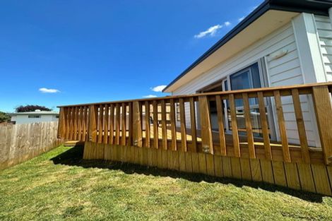 Photo of property in 78a Lincoln Park Avenue, Massey, Auckland, 0614