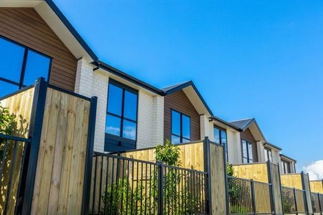 Photo of property in 5/172 Don Buck Road, Massey, Auckland, 0614