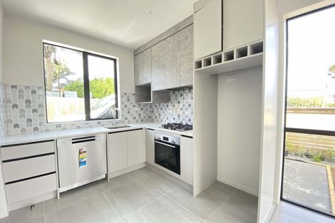 Photo of property in 42 Lavelle Road, Henderson, Auckland, 0612