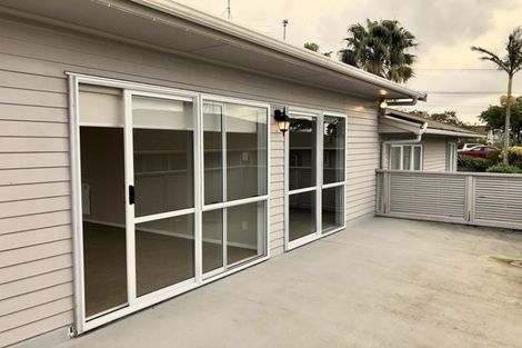 Photo of property in 100 Rosier Road, Glen Eden, Auckland, 0602