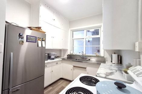 Photo of property in Nissen Court, 11f Hawker Street, Mount Victoria, Wellington, 6011