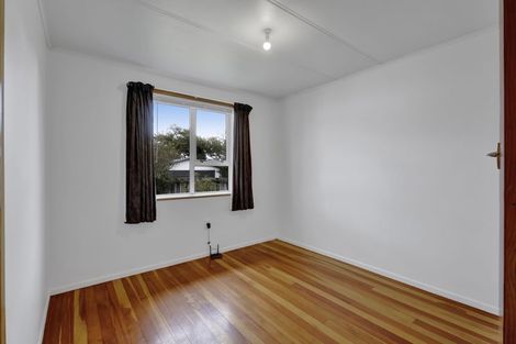 Photo of property in 12 Nikau Street, Inglewood, 4330