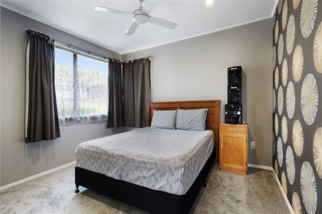 Photo of property in 62 Gallony Avenue, Massey, Auckland, 0614