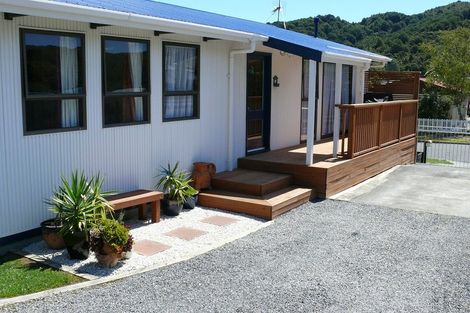 Photo of property in 6 Manurewa Grove, Wainuiomata, Lower Hutt, 5014