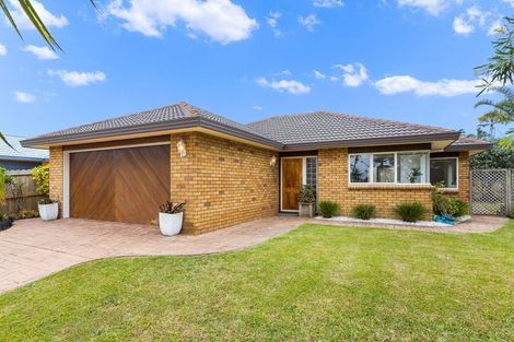 Photo of property in 106 Lakeside Drive, Orewa, 0931