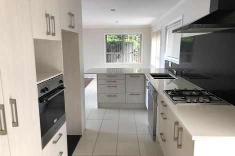 Photo of property in 192 Ti Rakau Drive, Pakuranga Heights, Auckland, 2010