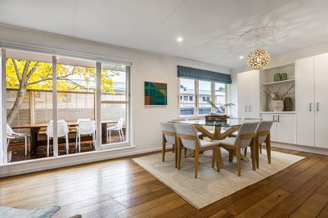 Photo of property in 33 Muir Avenue, Mangere Bridge, Auckland, 2022