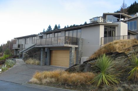 Photo of property in 15 Olivers Place, Queenstown, 9300