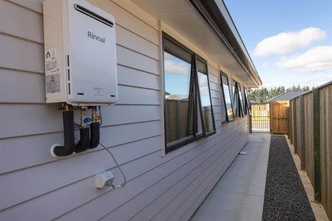 Photo of property in 10 Oldfield Lane, Marton, 4710